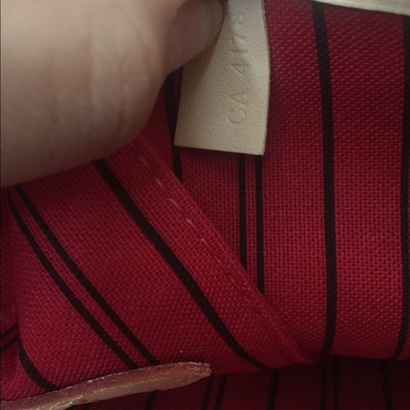 Authentic Louis Vuitton Neverfull MM red inside - Picture 3 of 5